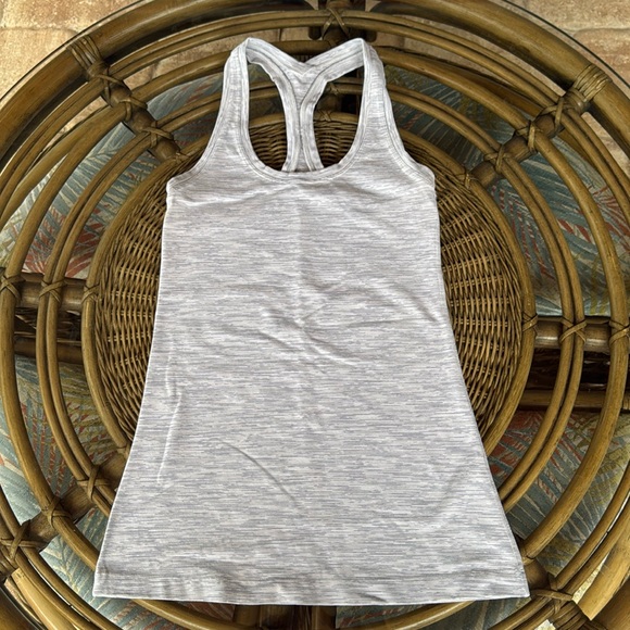 EUC lululemon Cool Racerback Tank Top Size 4. - Picture 2 of 3